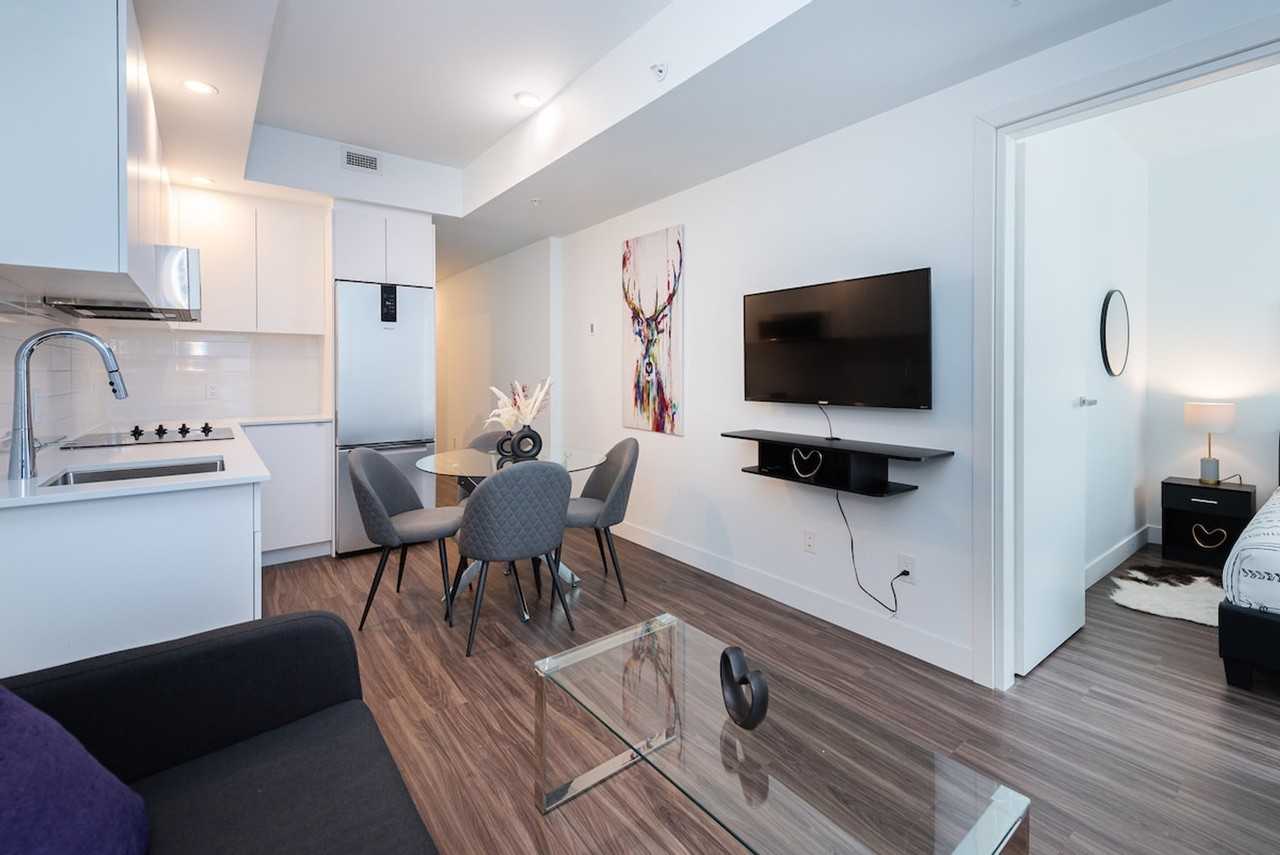 1063 Rue De La Montagne #1261792P - Photo 2 of 33