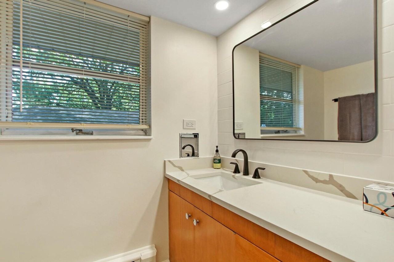 2401 Hyde Park Ave #1265535P - Photo 4 of 25