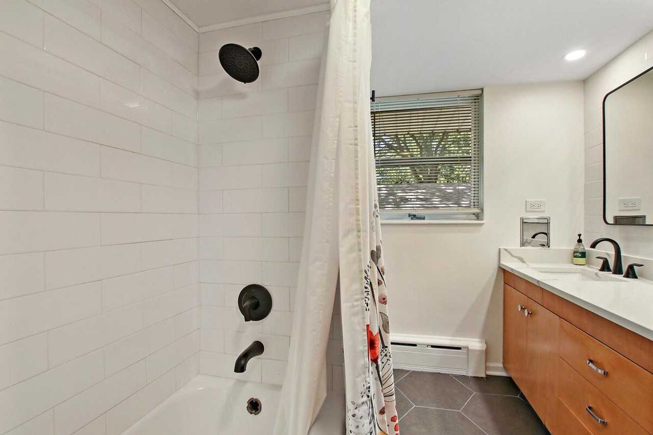 2401 Hyde Park Ave #1265535P - Photo 5 of 25