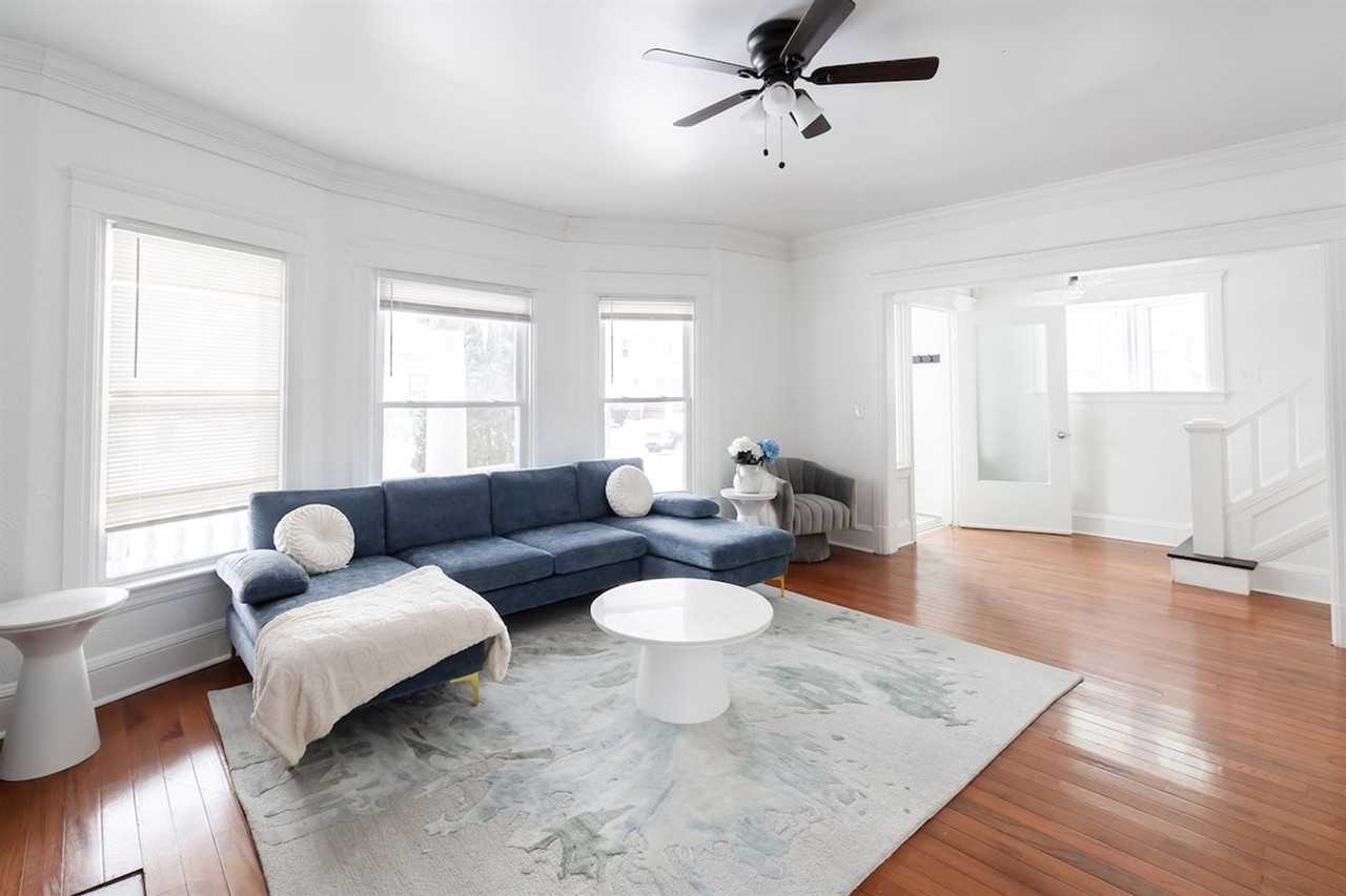 1444 E 108th St #1290665P - Photo 2 of 39