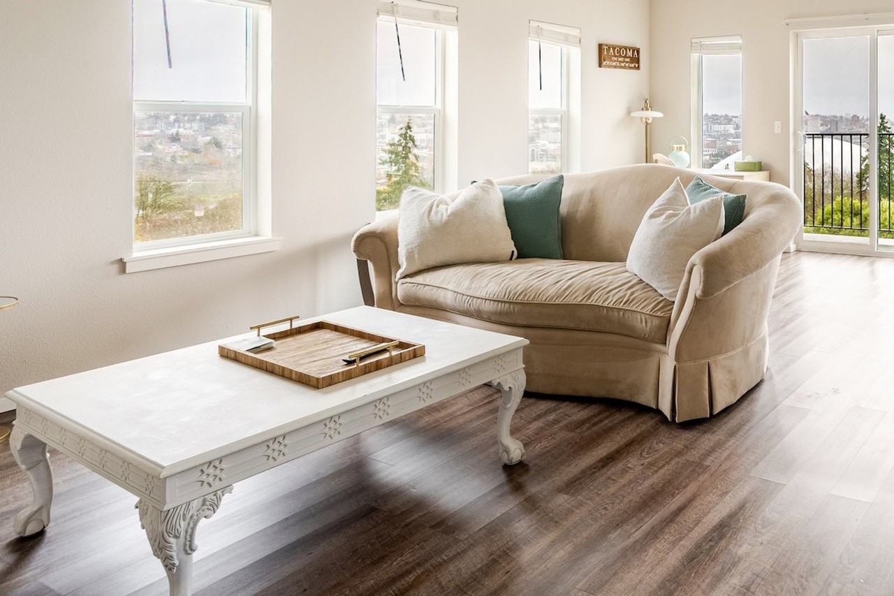 704 E Wright Ave #1296630P - Photo 4 of 27