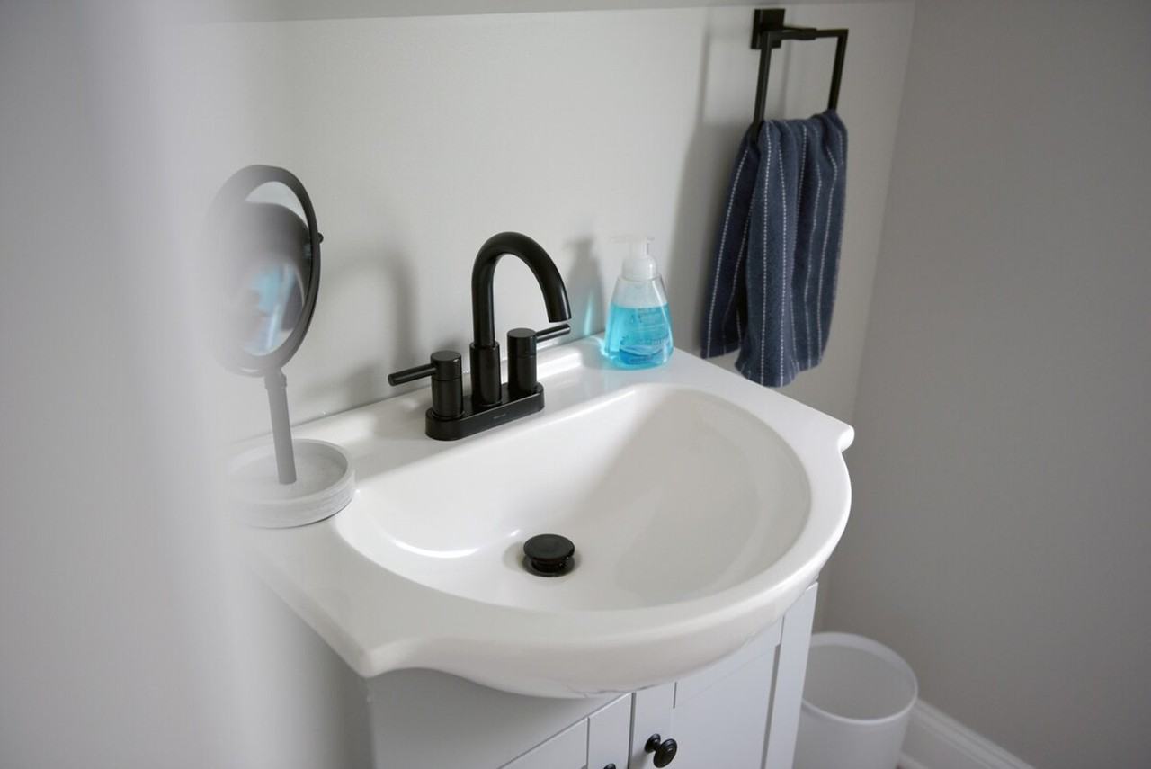 444 Oneida St #1359752P - Photo 4 of 50
