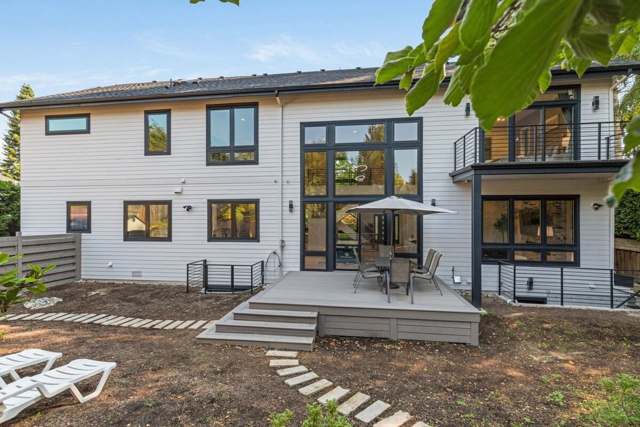 115 110th Pl Se #1377812P - Photo 4 of 50