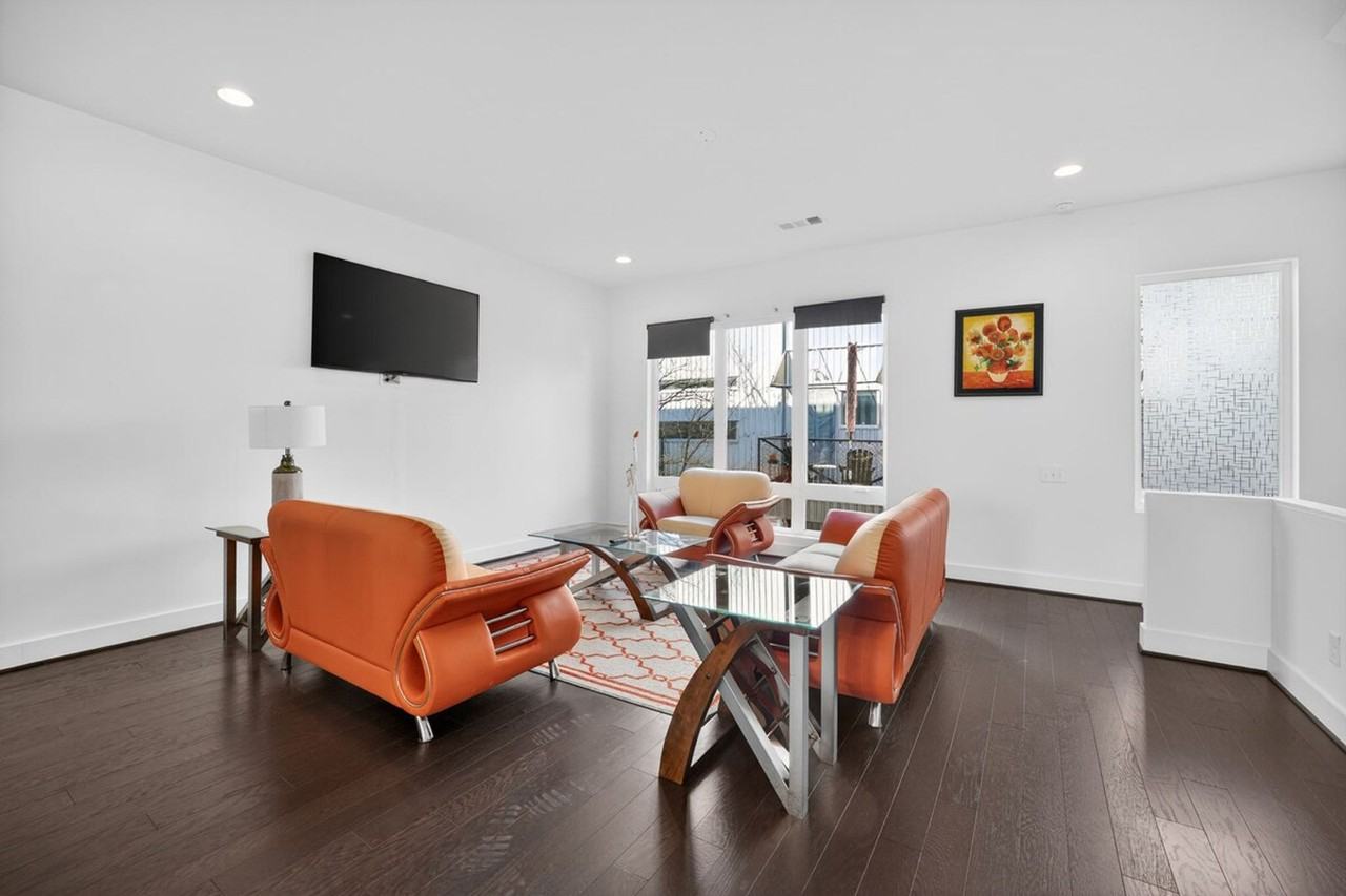 1680 Memorial Dr Se #1388269P - Photo 6 of 50