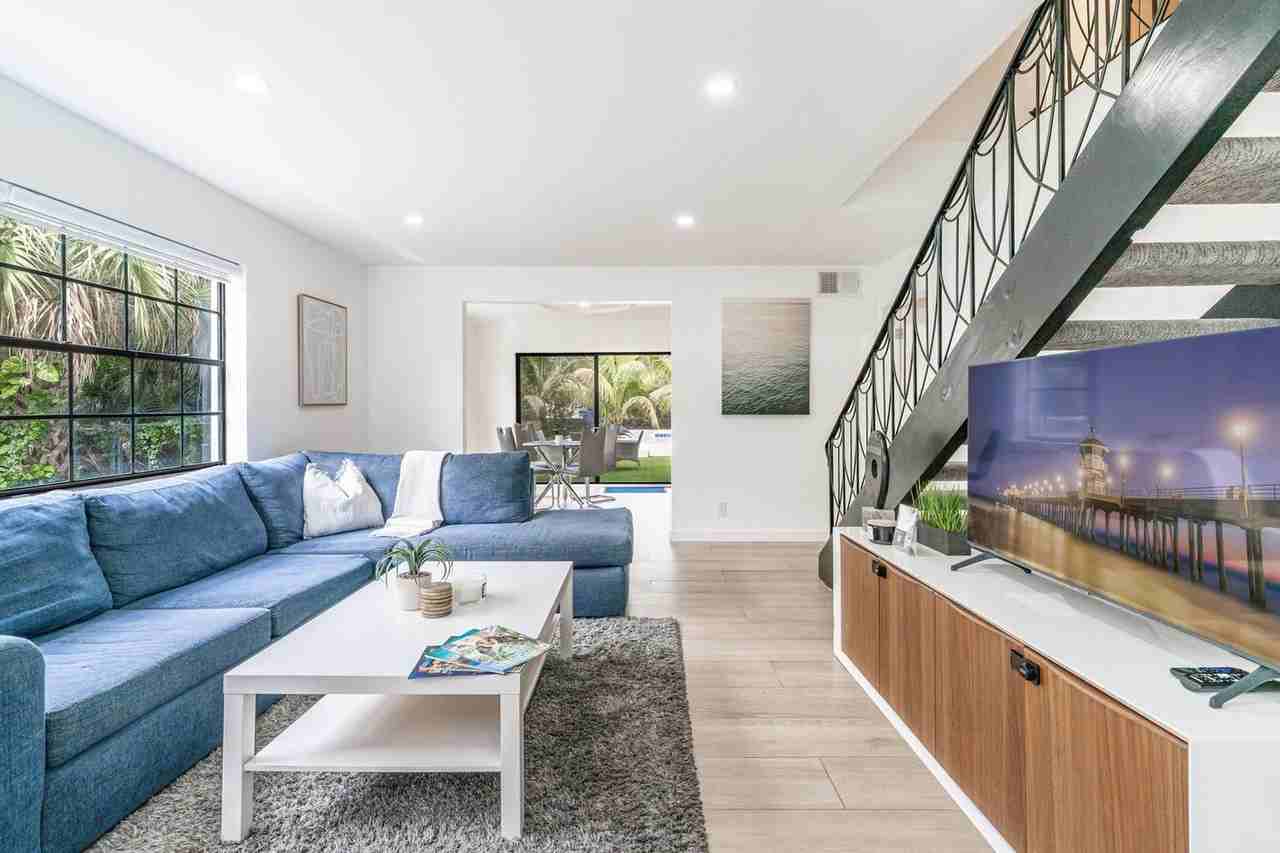 807 Sw 14th Ct #1475657P - Photo 2 of 50