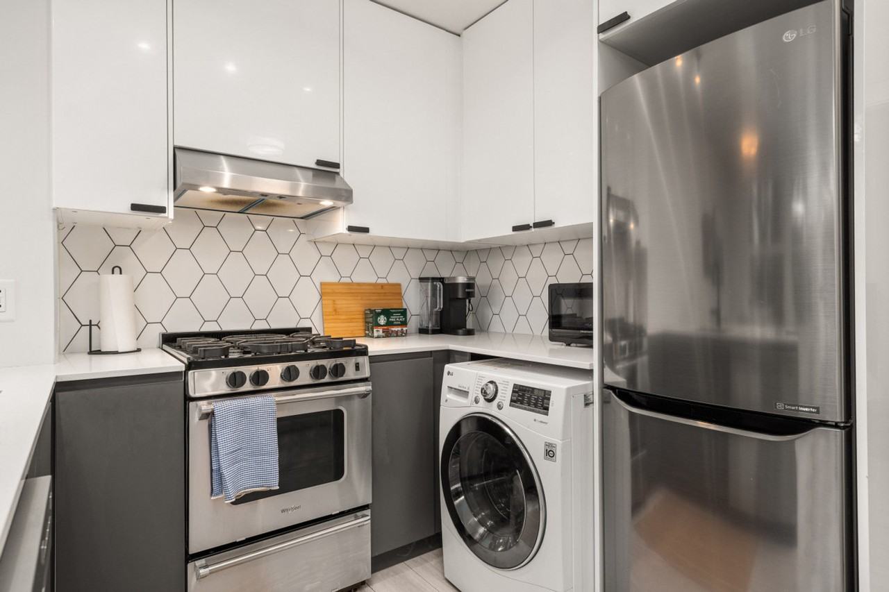 1716 Napier St #1495911P - Photo 3 of 18