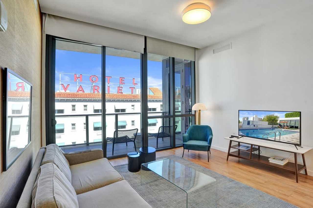 1220 17th St #1504094P - Photo 2 of 38