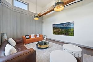 featured image of 222 W 15th St