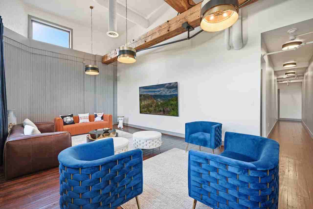 222 W 15th St #1507613P - Photo 7 of 50