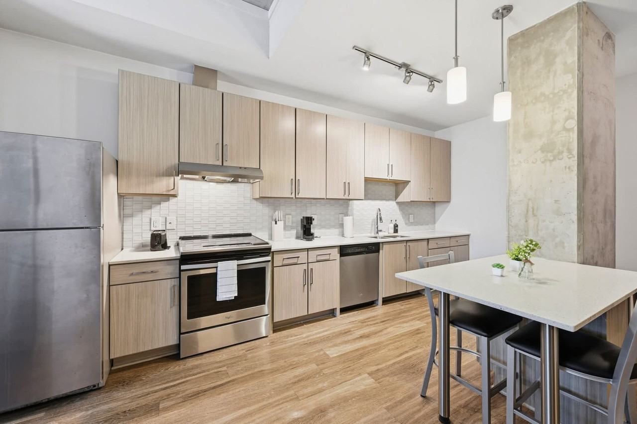 28 Woolfe St #1509631P - Photo 2 of 33