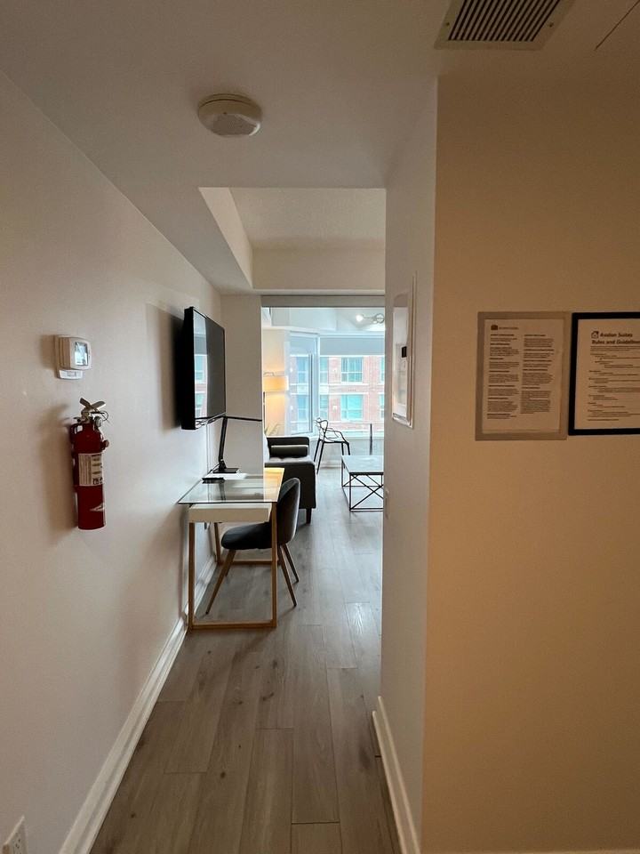 150 Bloor St W #1510938P - Photo 3 of 5