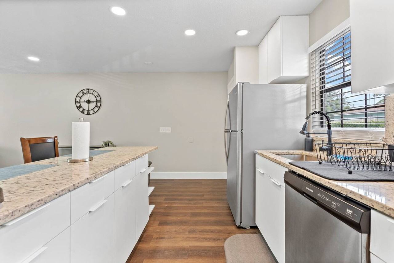 3715 Legacy Sq #1511048P - Photo 6 of 39