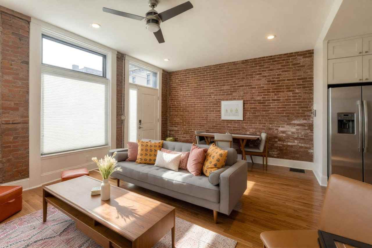 152 E Mcmicken Ave #1511973P - Photo 3 of 48