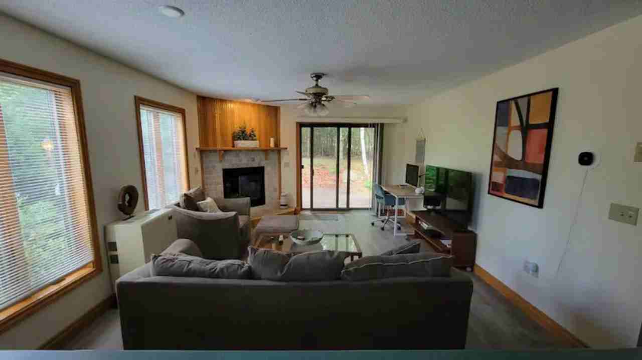 140 Paquette Cir #1511365P - Photo 4 of 36