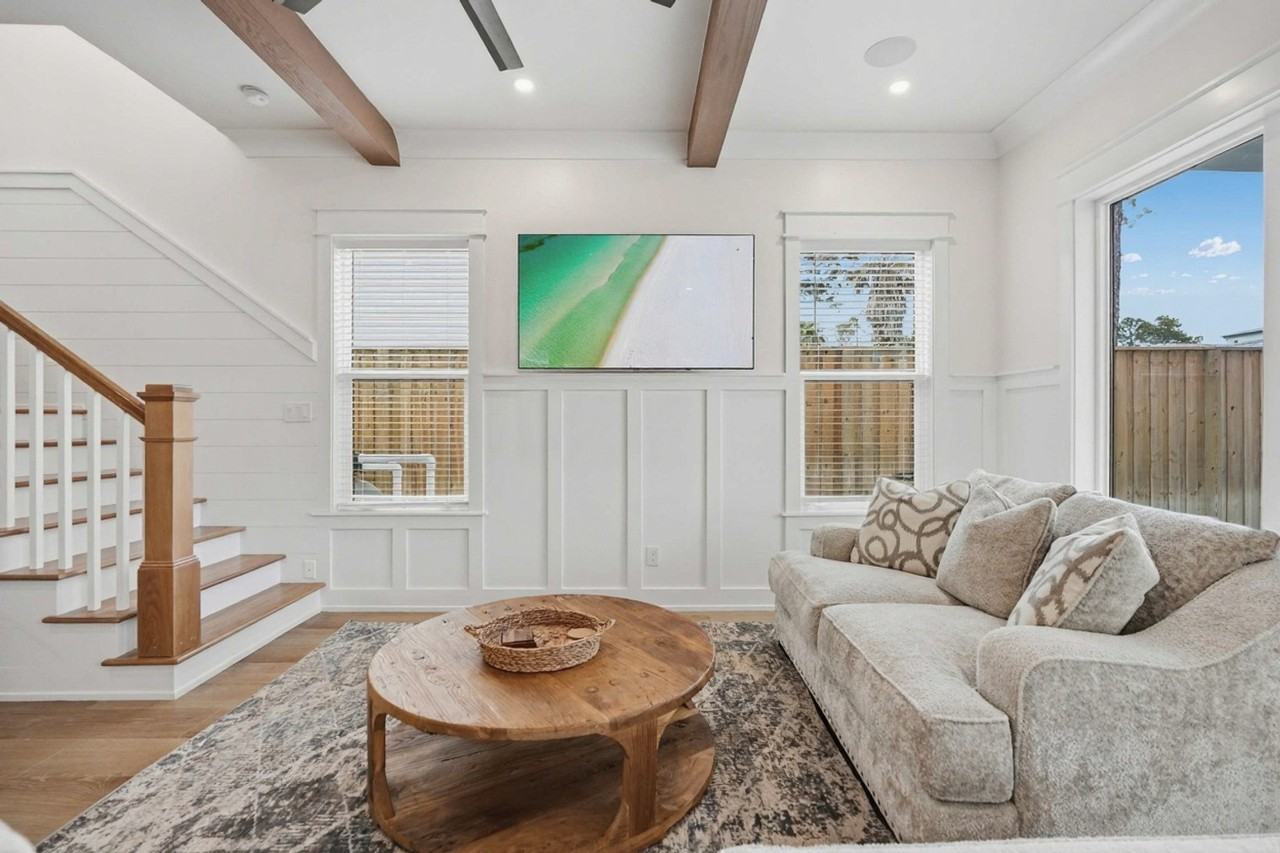 304 Palm Beach Dr #1511645P - Photo 2 of 50