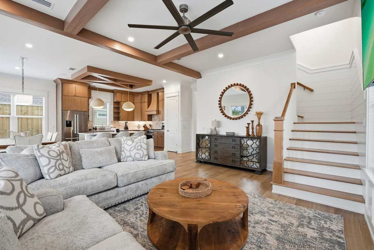 304 Palm Beach Dr #1511645P - Photo 3 of 50