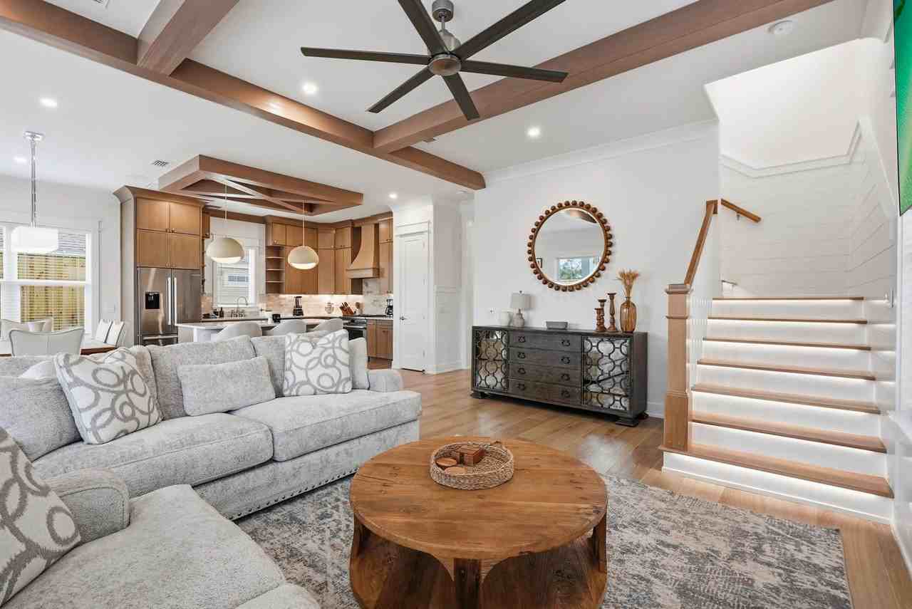 304 Palm Beach Dr #1511645P - Photo 4 of 50