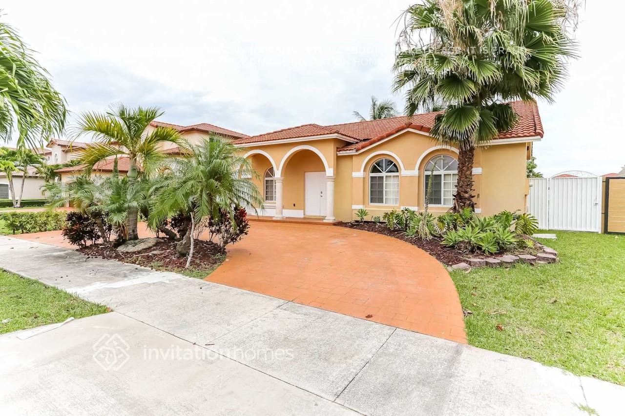 5851 Sw 163rd Pl - Photo 2 of 20