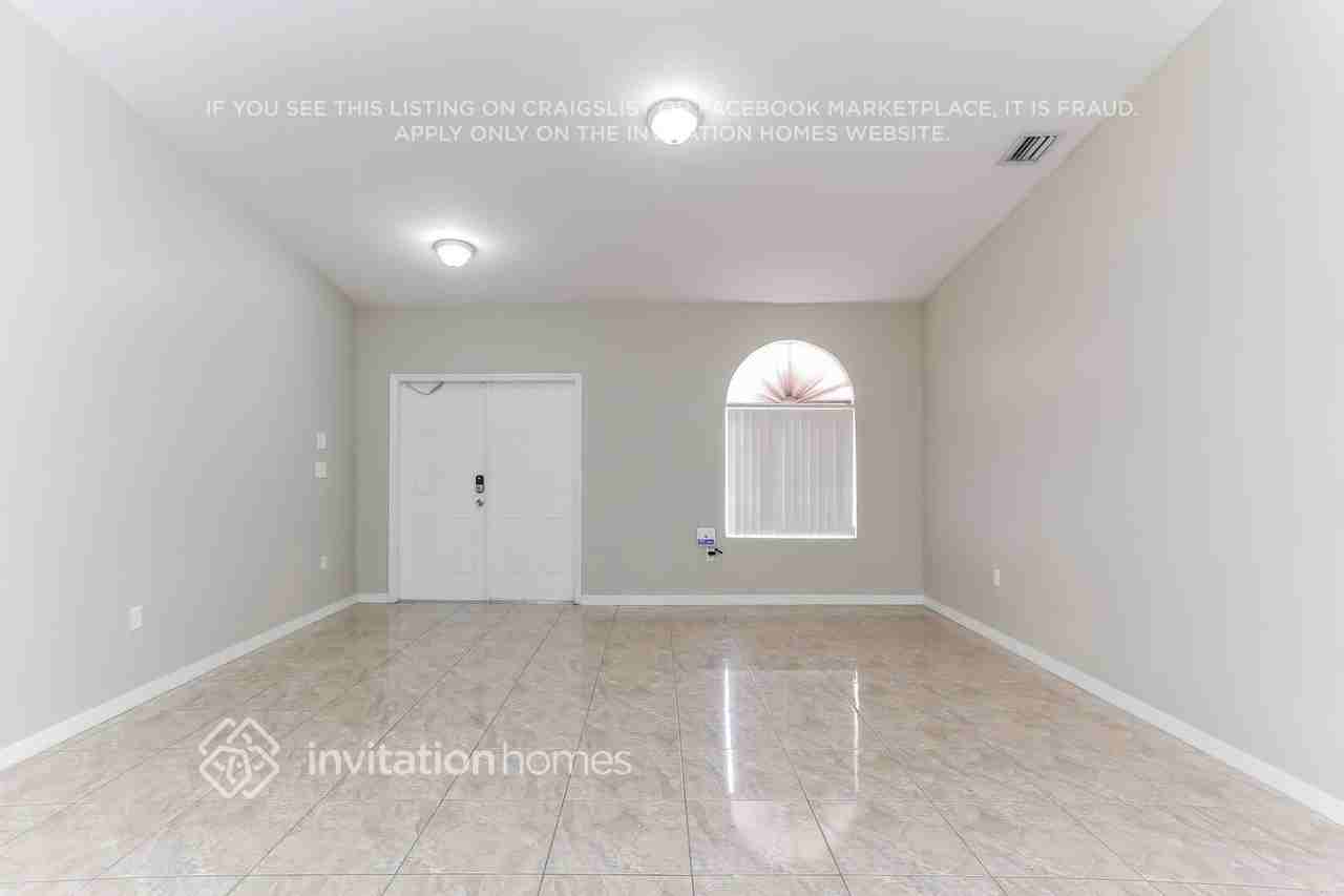 5851 Sw 163rd Pl - Photo 4 of 20