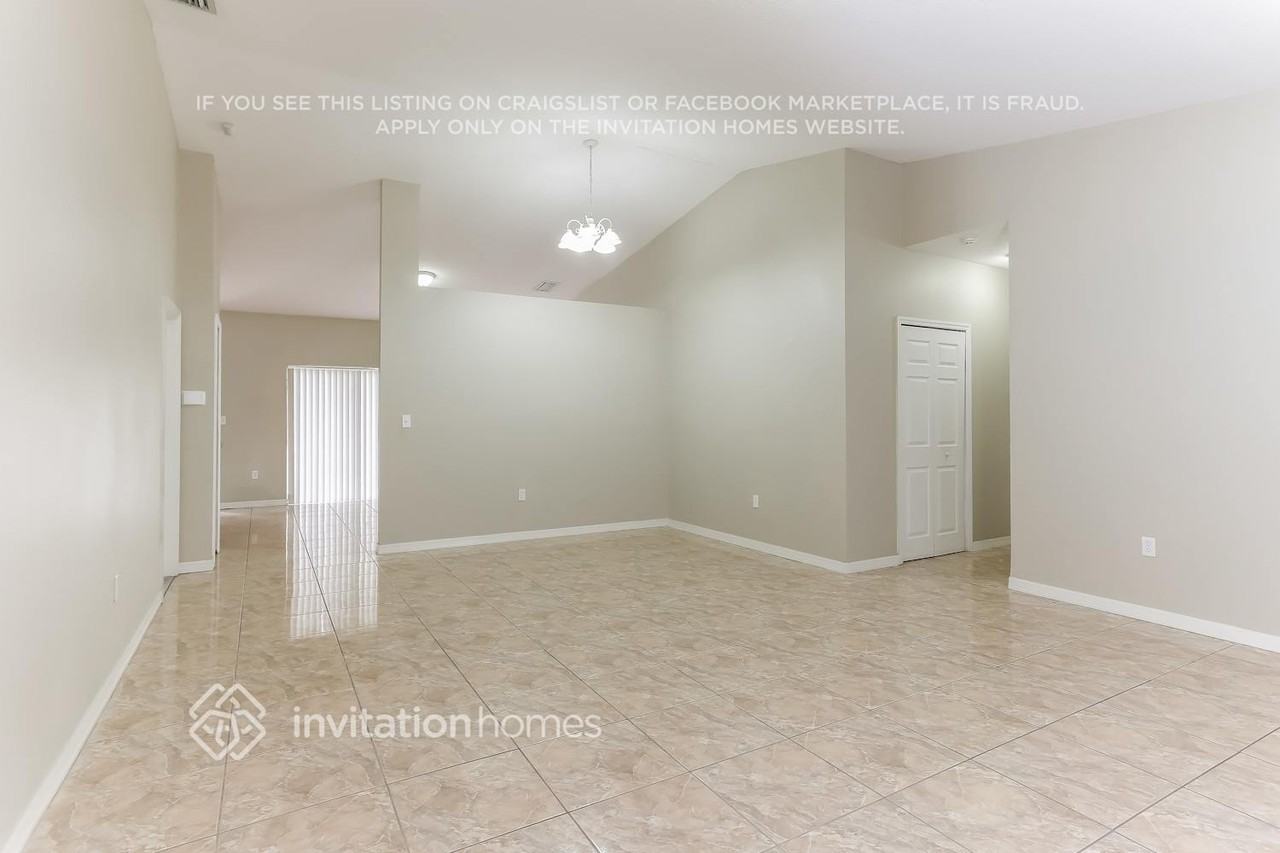 5851 Sw 163rd Pl - Photo 5 of 20