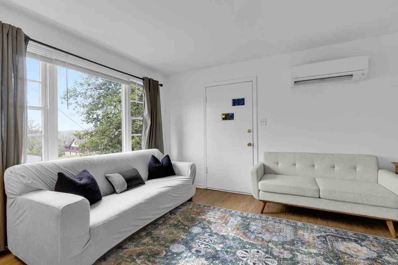 305B Connell St #1 - Photo 5 of 50