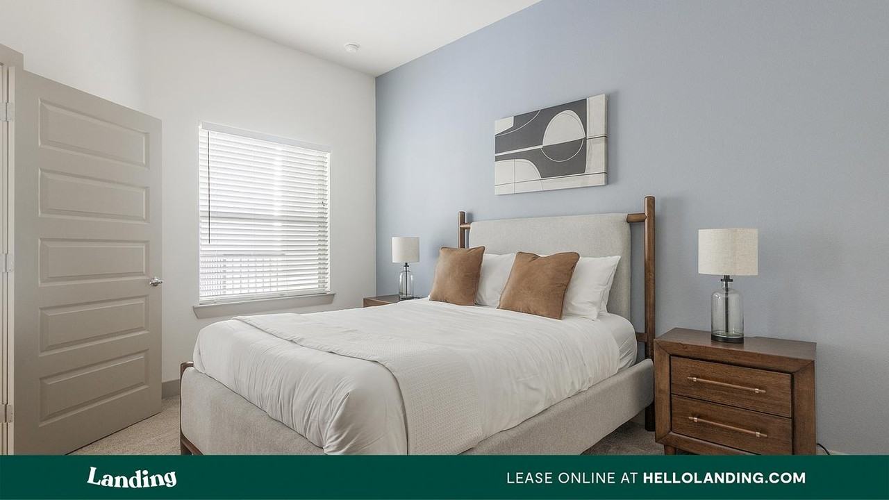 18210 Park Row Dr - Photo 5 of 50