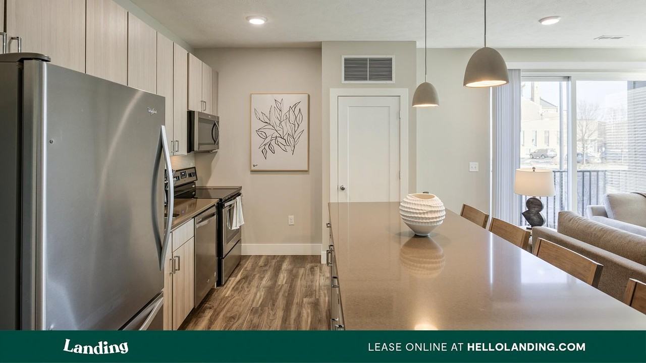 401 W 25th Street - Photo 2 of 20