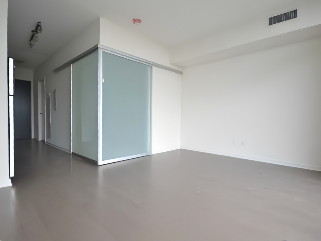 105 The Queensway #2607 - Photo 2 of 8
