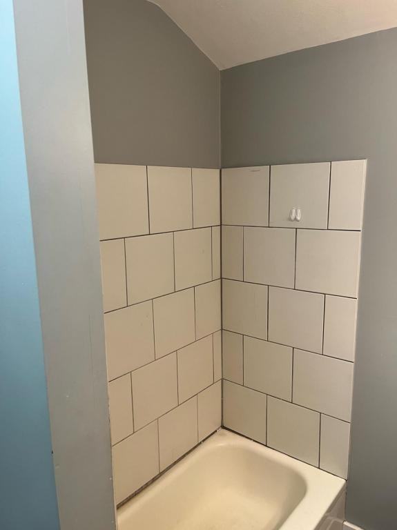 128 Teece Ave - Photo 2 of 11