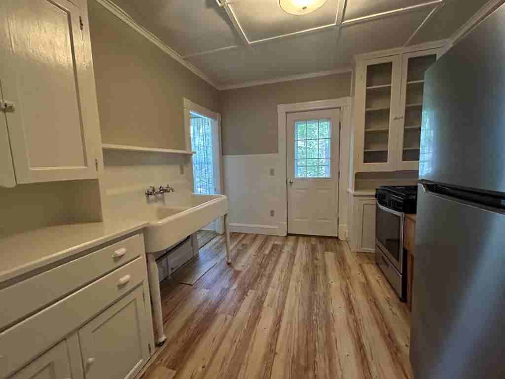 14 Crombie St - Photo 5 of 27