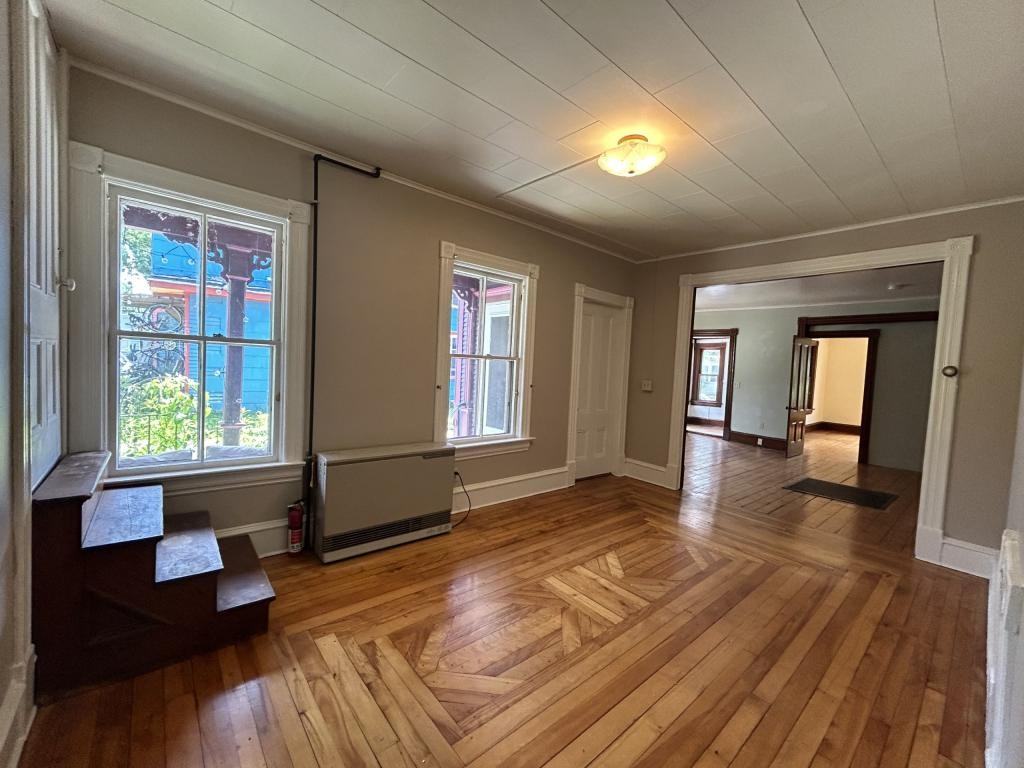 14 Crombie St - Photo 6 of 27