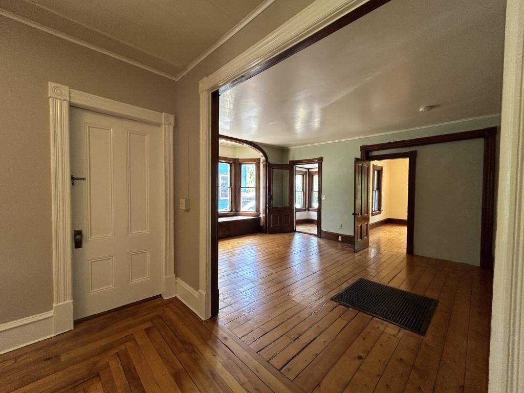 14 Crombie St - Photo 7 of 27