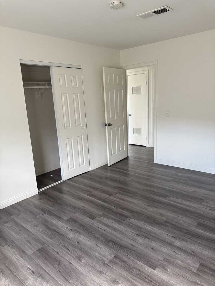 Grismer Ave & N San Fernando Blvd #C - Photo 6 of 15