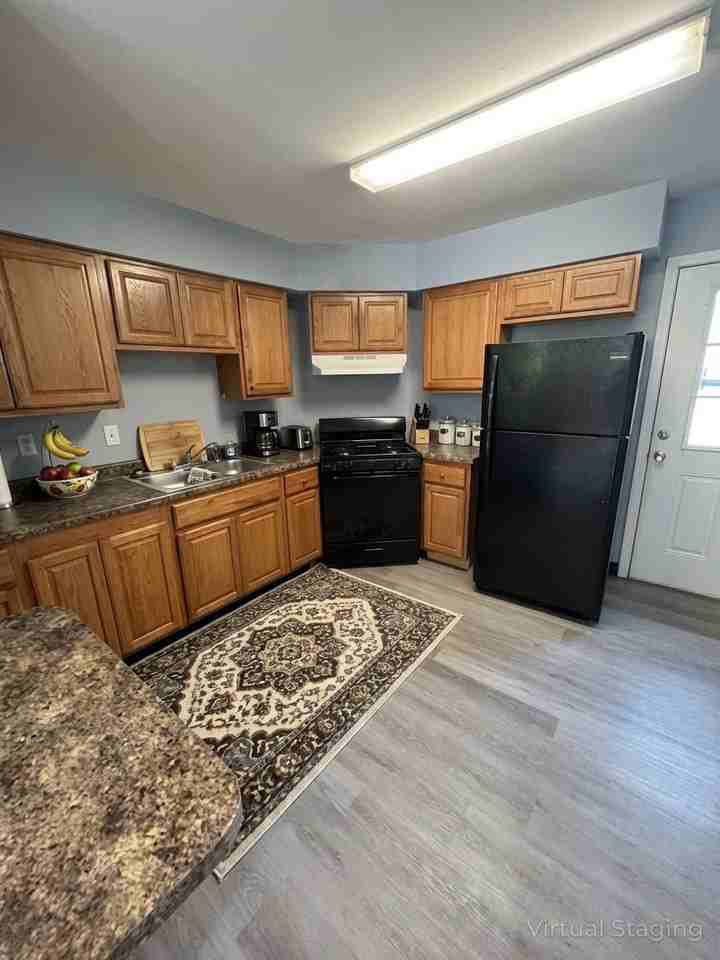 Highland Park Townhomes - Photo 4 of 21