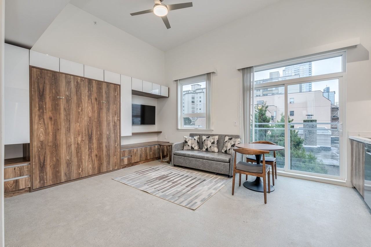 1170 Barclay Street - Photo 2