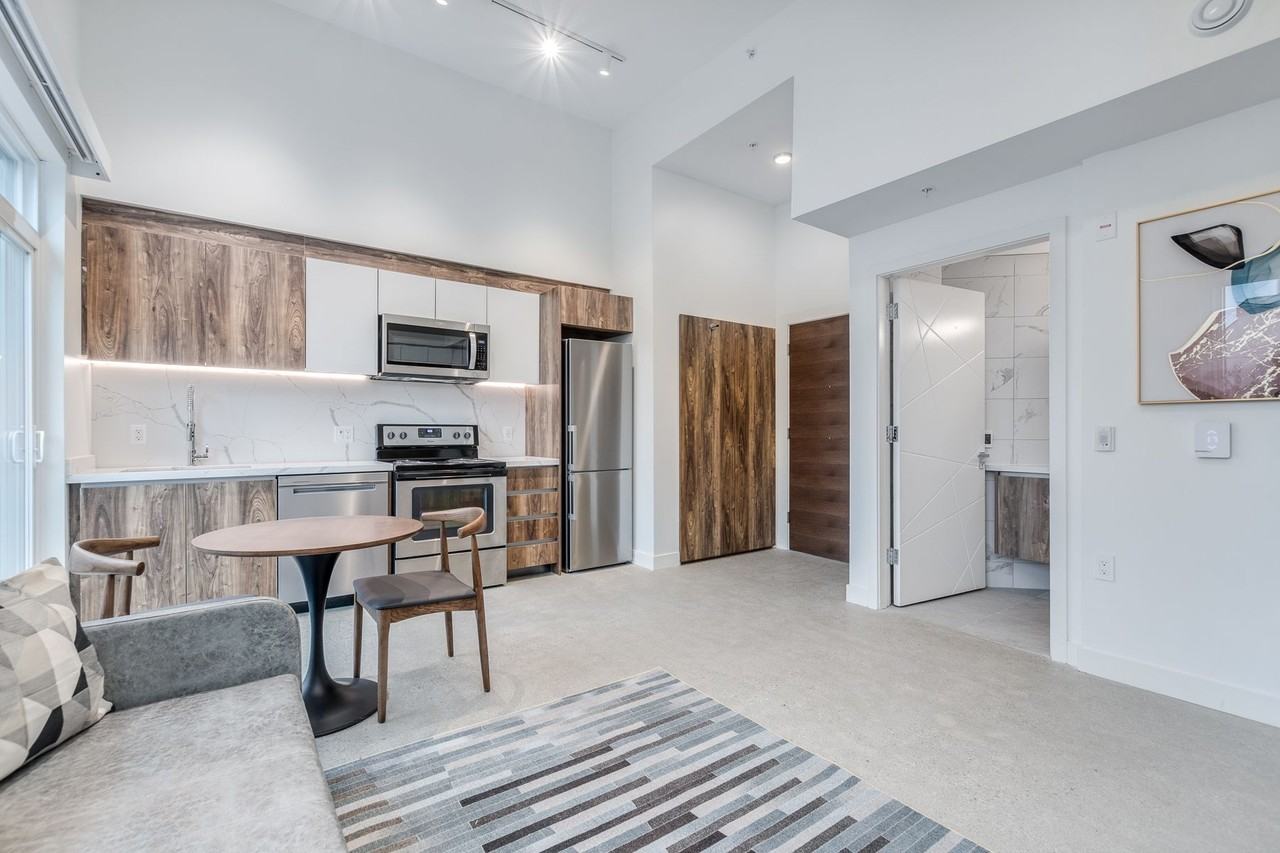 1170 Barclay Street - Photo 3