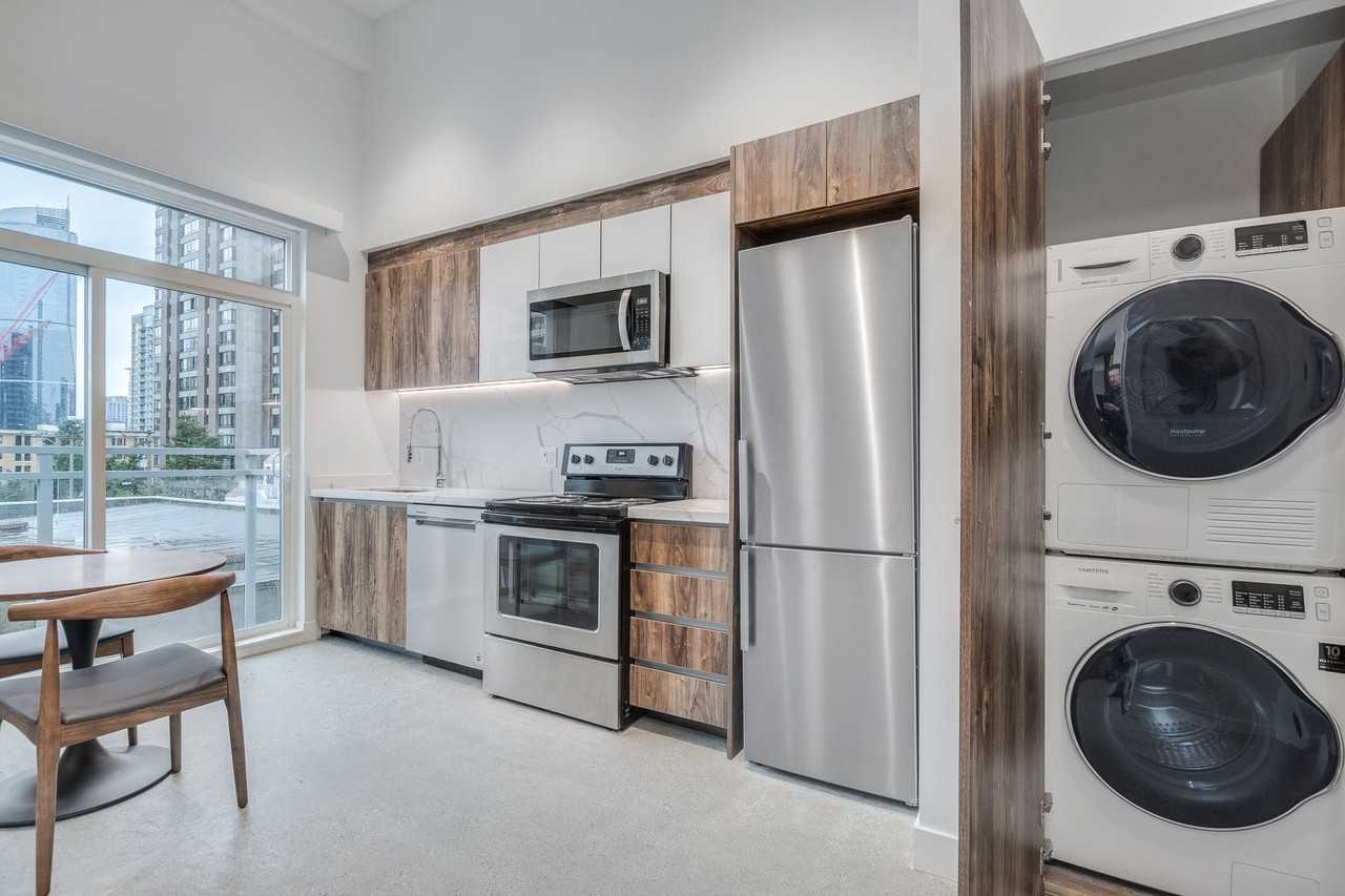 1170 Barclay Street - Photo 13