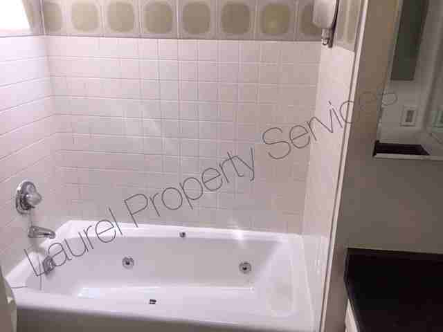 709 20th St - Photo 7 of 8