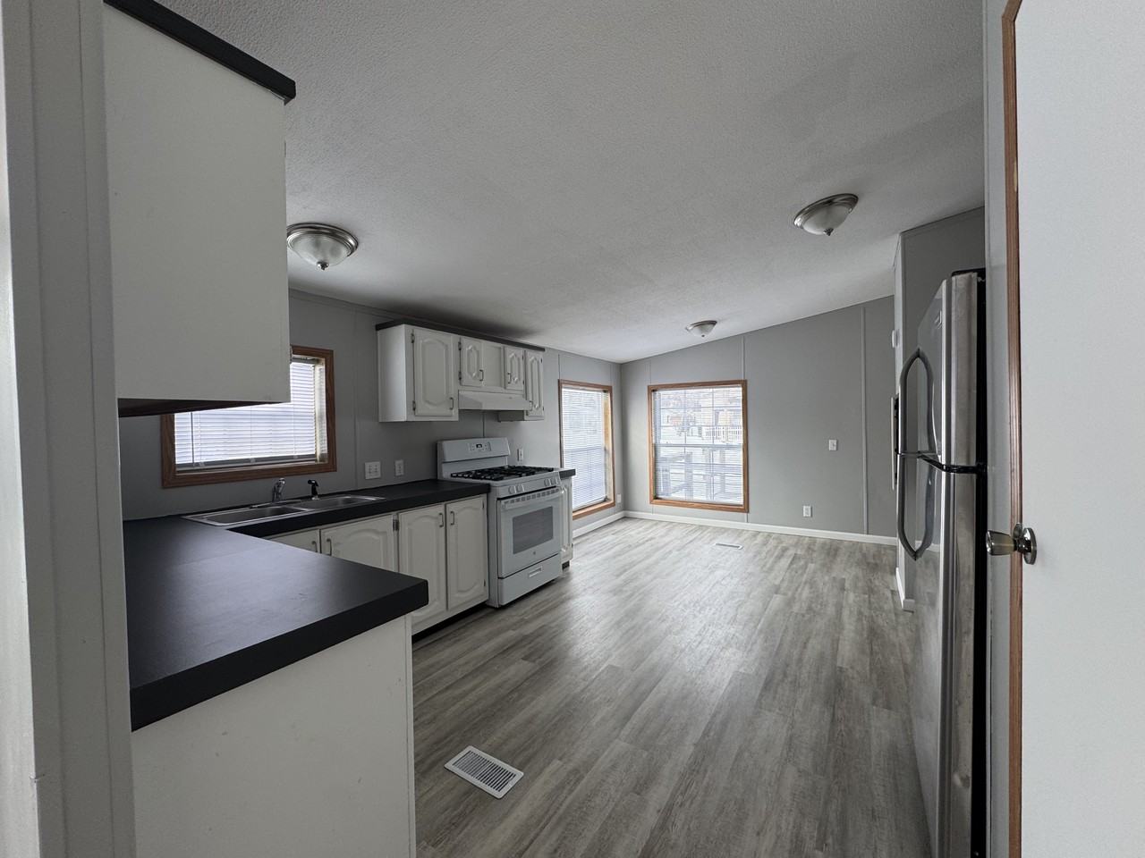 4237 Daffodil Cir #413 - Photo 7 of 25