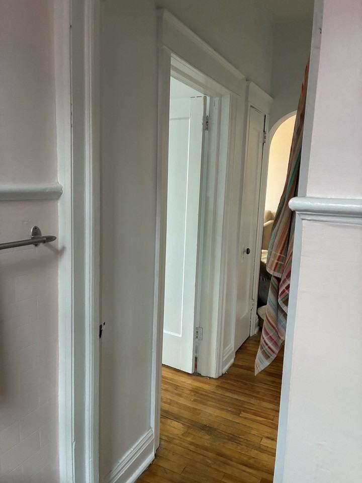 215 Gladstone Avenue #11 - Photo 5 of 10