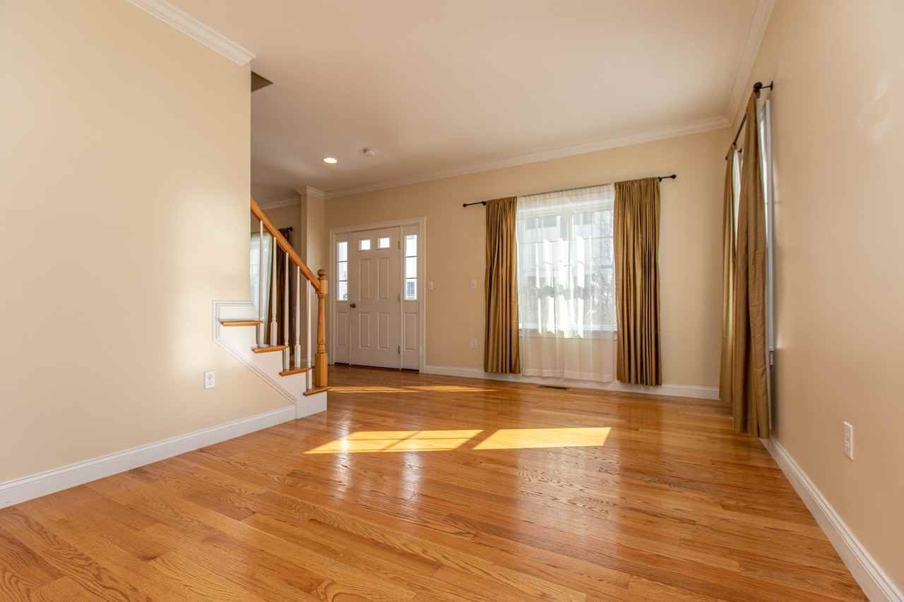 8 Summer Hill Circle - Photo 4 of 43