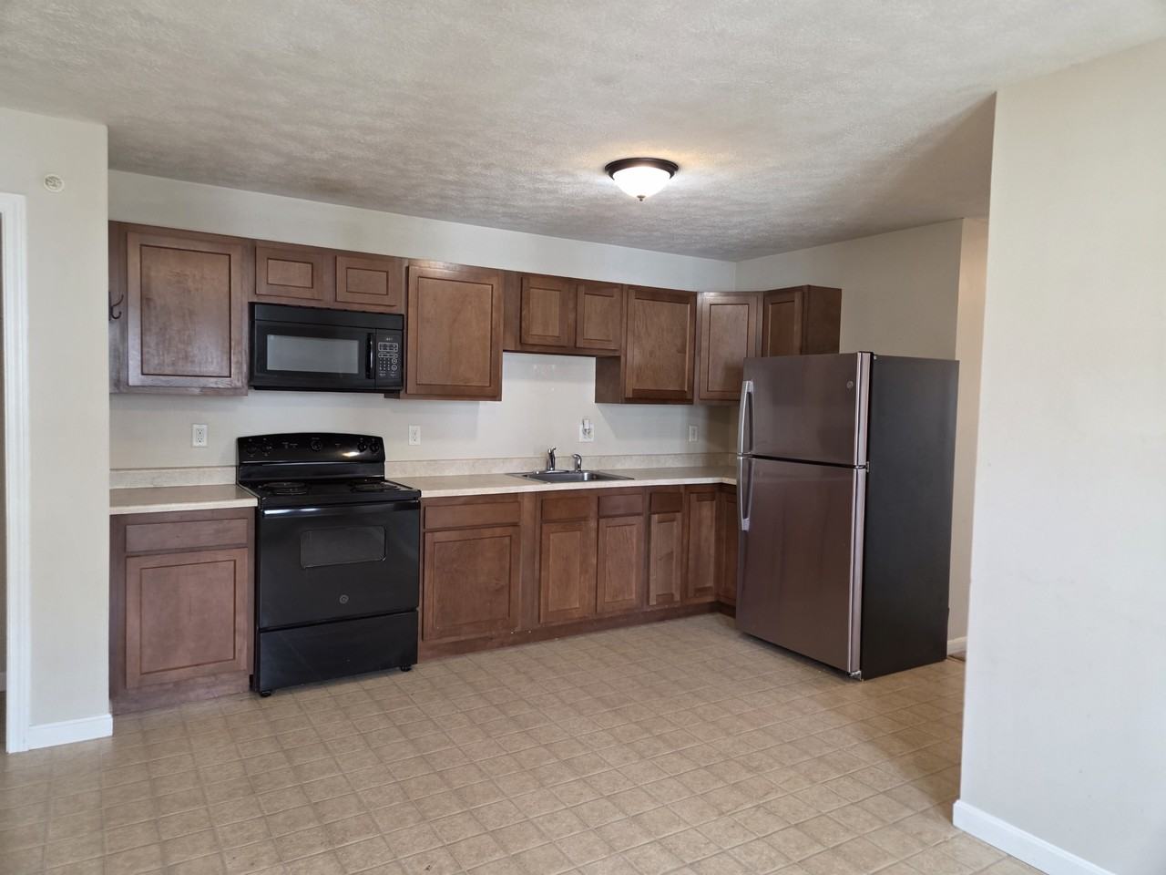 213 S Main St #5 - Photo 2 of 13