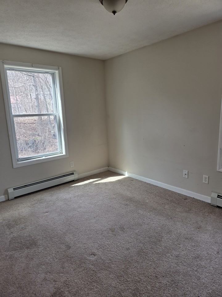 213 S Main St #5 - Photo 6 of 13