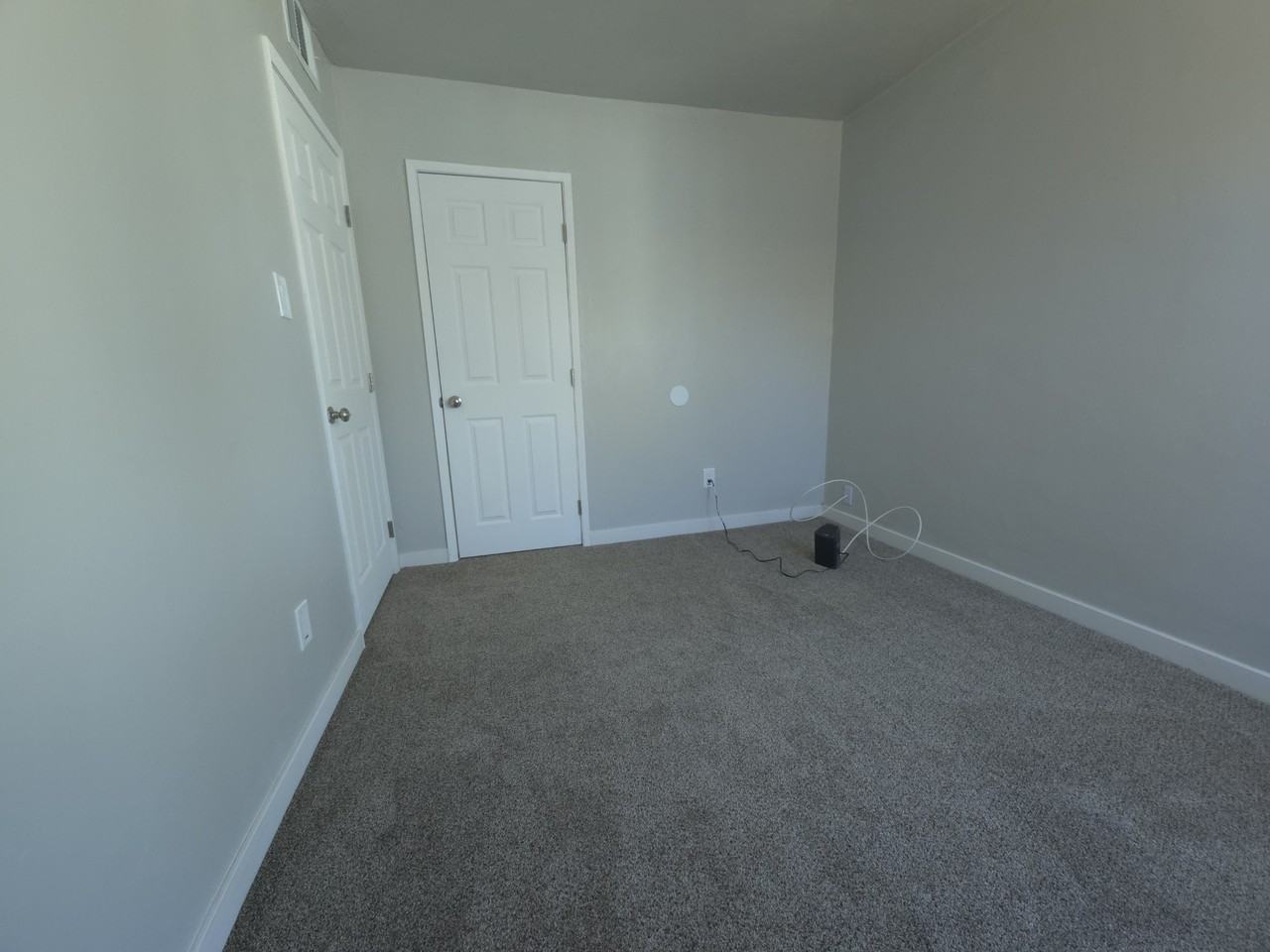 1909 Poplar Ave - Photo 5 of 24