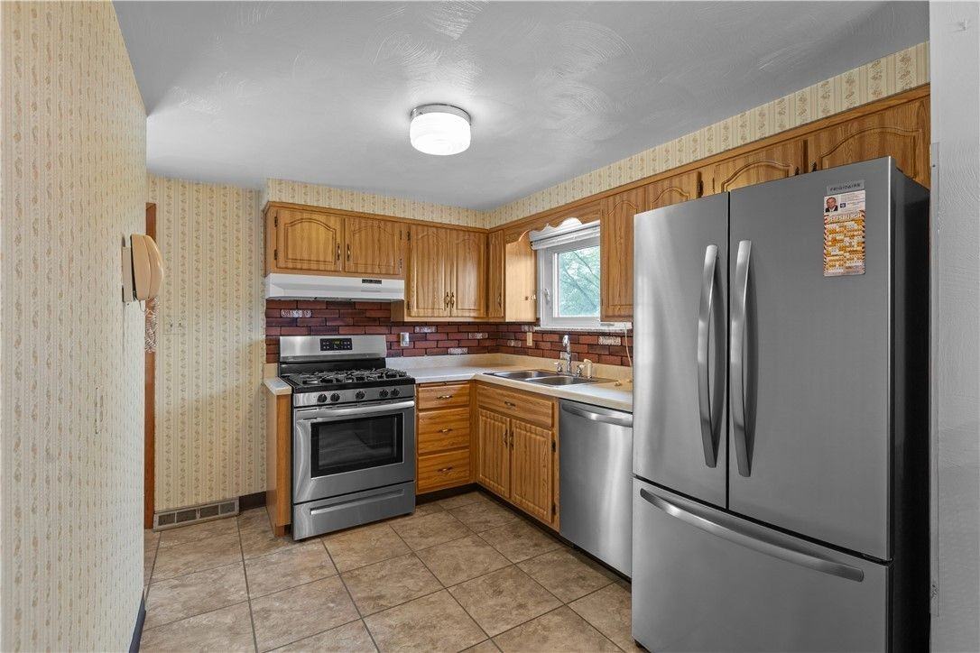 719 12th St - Photo 3 of 10