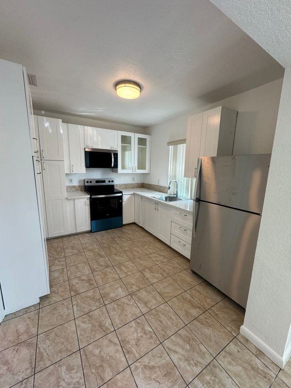 3055 Nw 76th St - Photo 3 of 17