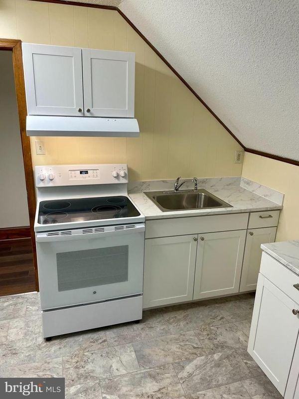 519 Winchester Ave ##2 - Photo 3 of 14