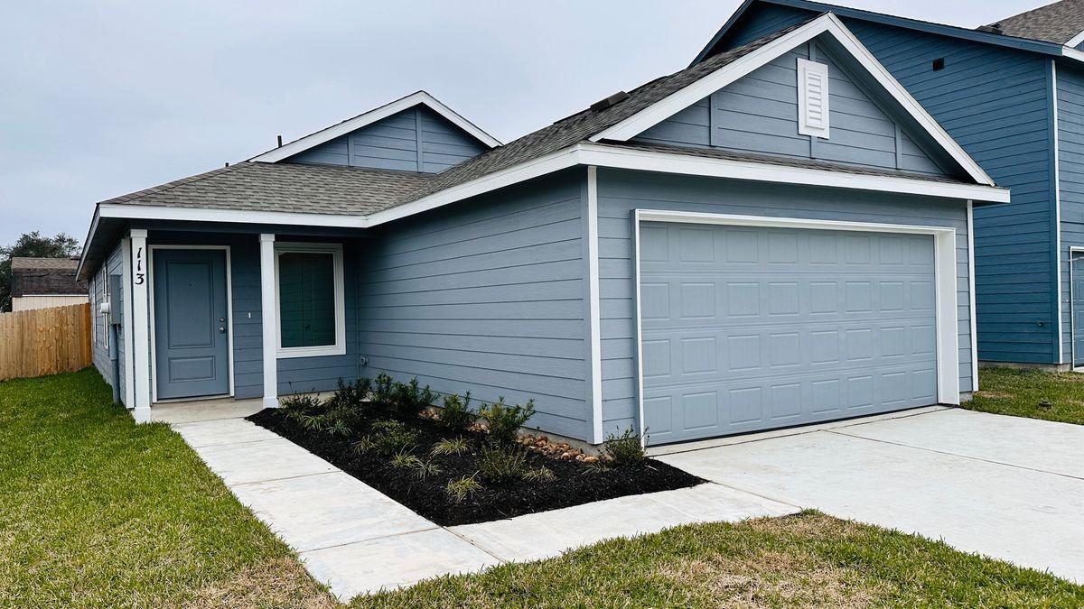 113 Lisa Marie Dr - Photo 2 of 10