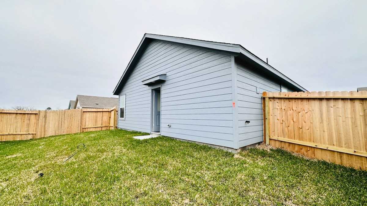 113 Lisa Marie Dr - Photo 4 of 10