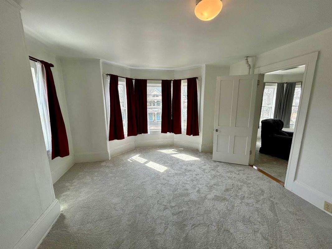 61 Silver St ##B - Photo 2 of 20